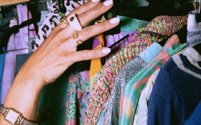 Soldes : Quand Chasser les Bonnes Affaires Devient un Sport de Combat